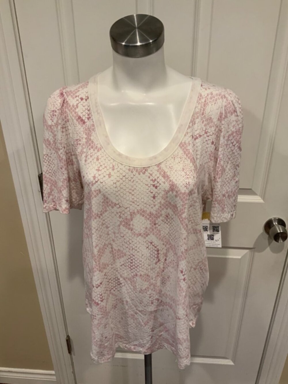 Chaser Purple & White Snakeskin Patterned T-Shirt, Size Large